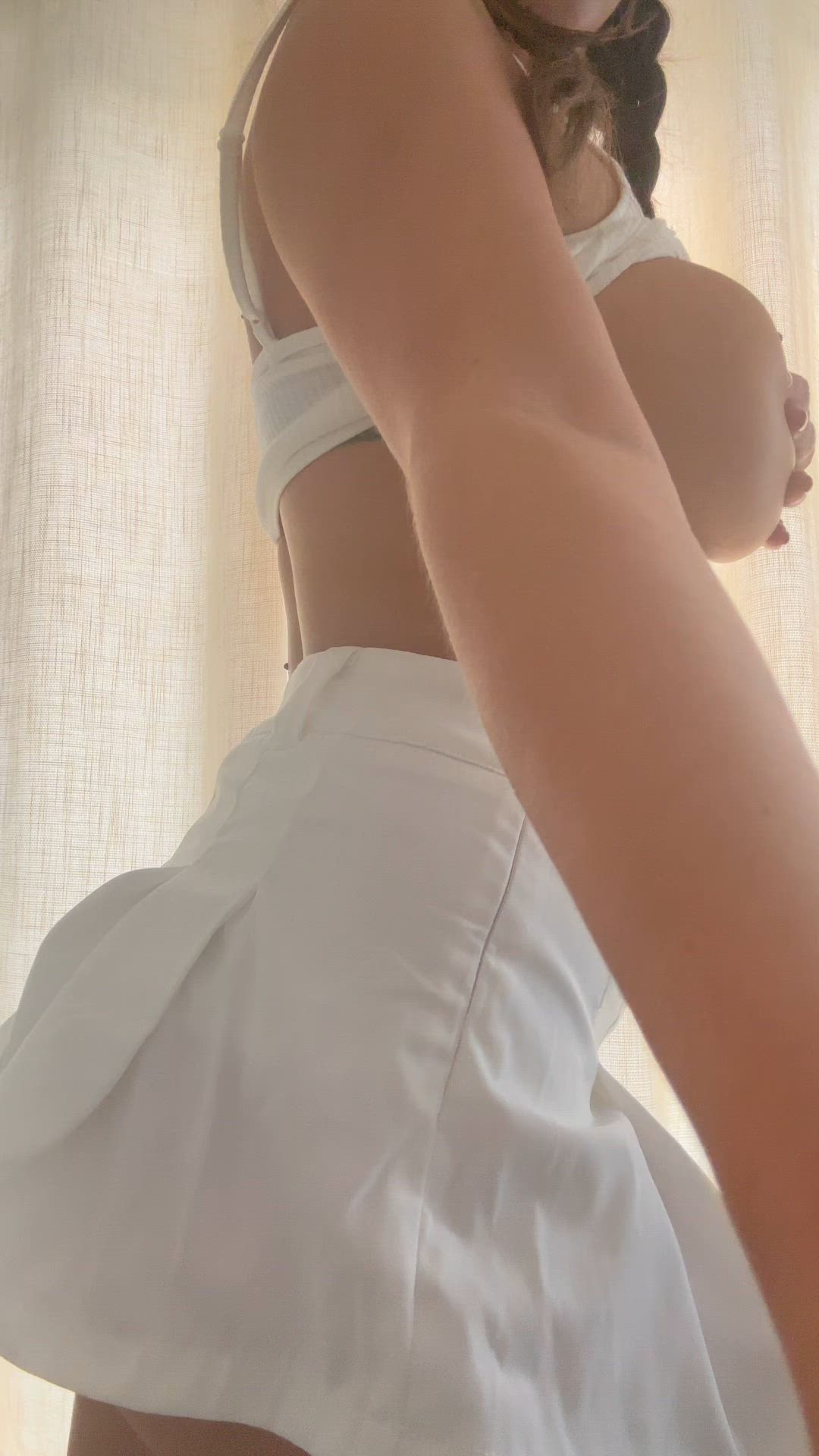 Elliemasoncheats <strong>@elliemasonxx</strong> in porn video