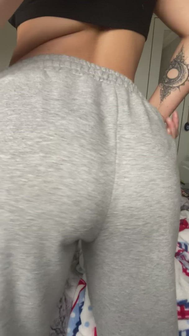 Ellss19 <strong>@ells321</strong> in big ass gaping booty porn video