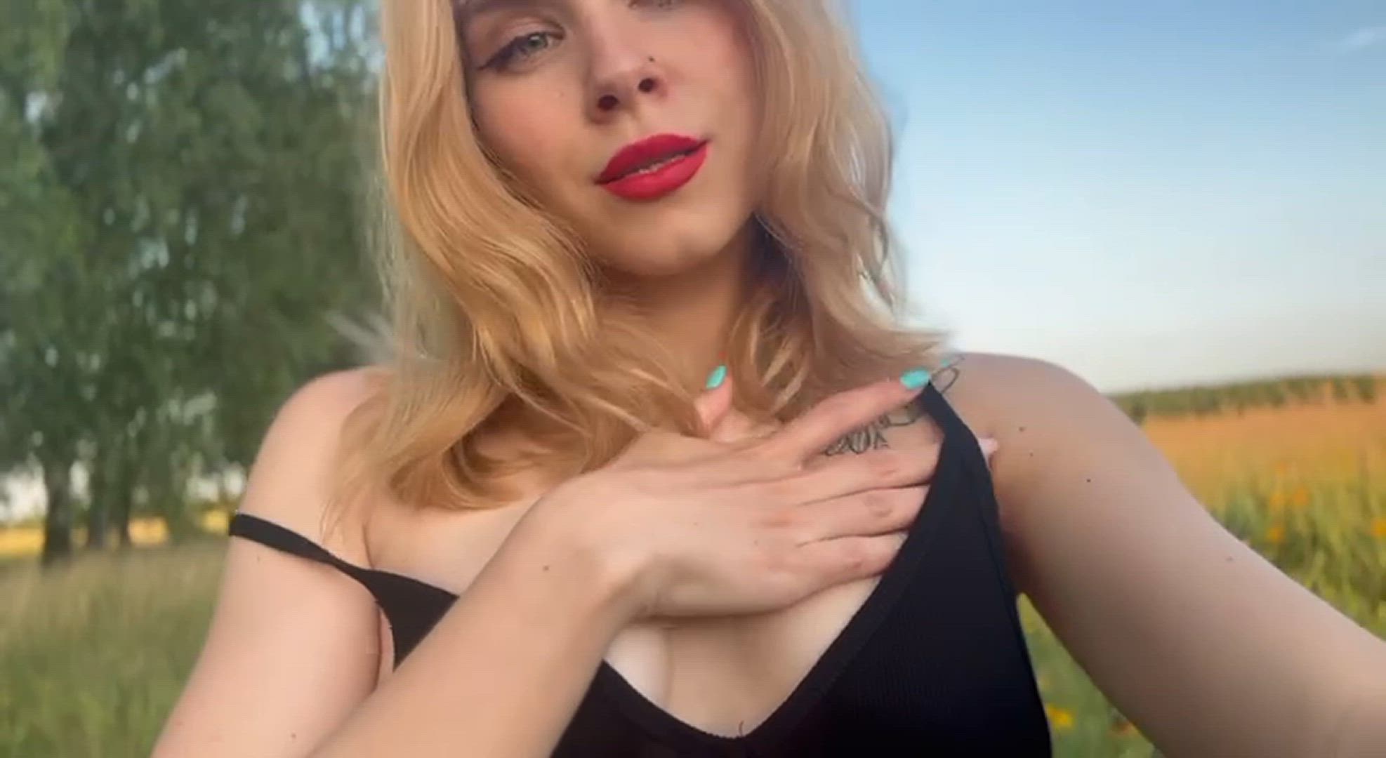 Emilytempting <strong>@emily_tempting</strong> in porn video