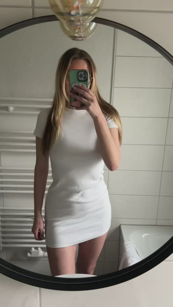 Emma666xx <strong>@emmasdiary</strong> in big ass amateur boobs porn video