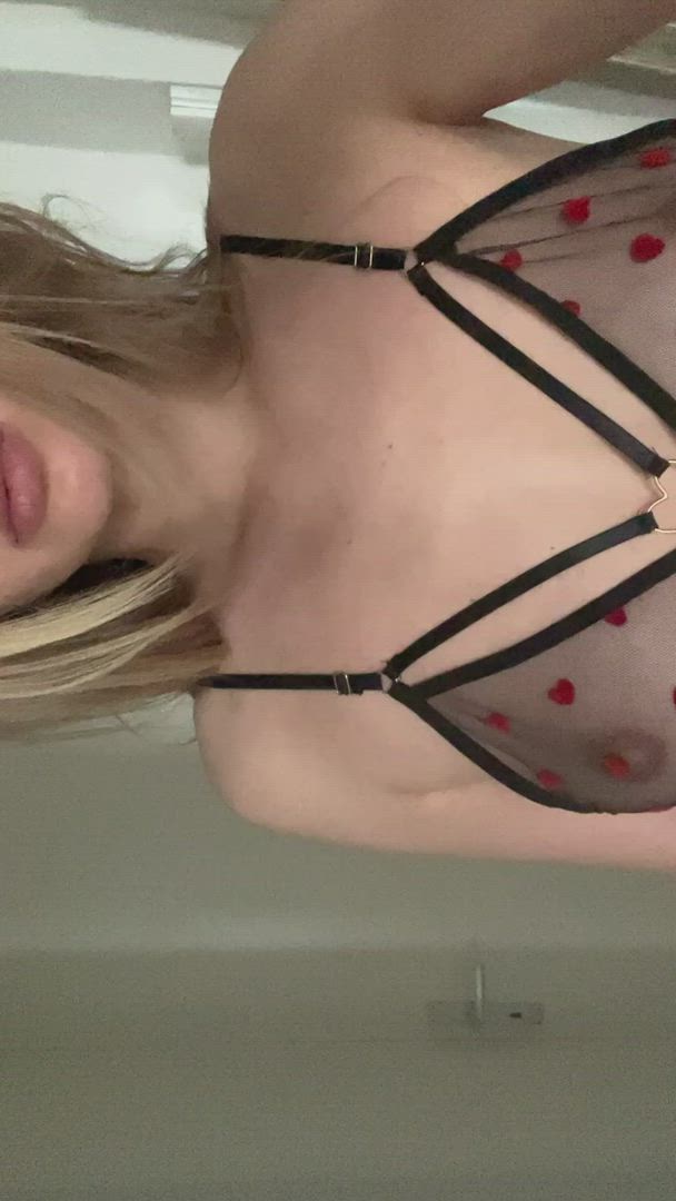 Emma666xx <strong>@emmasdiary</strong> in natural tits amateur blonde porn video
