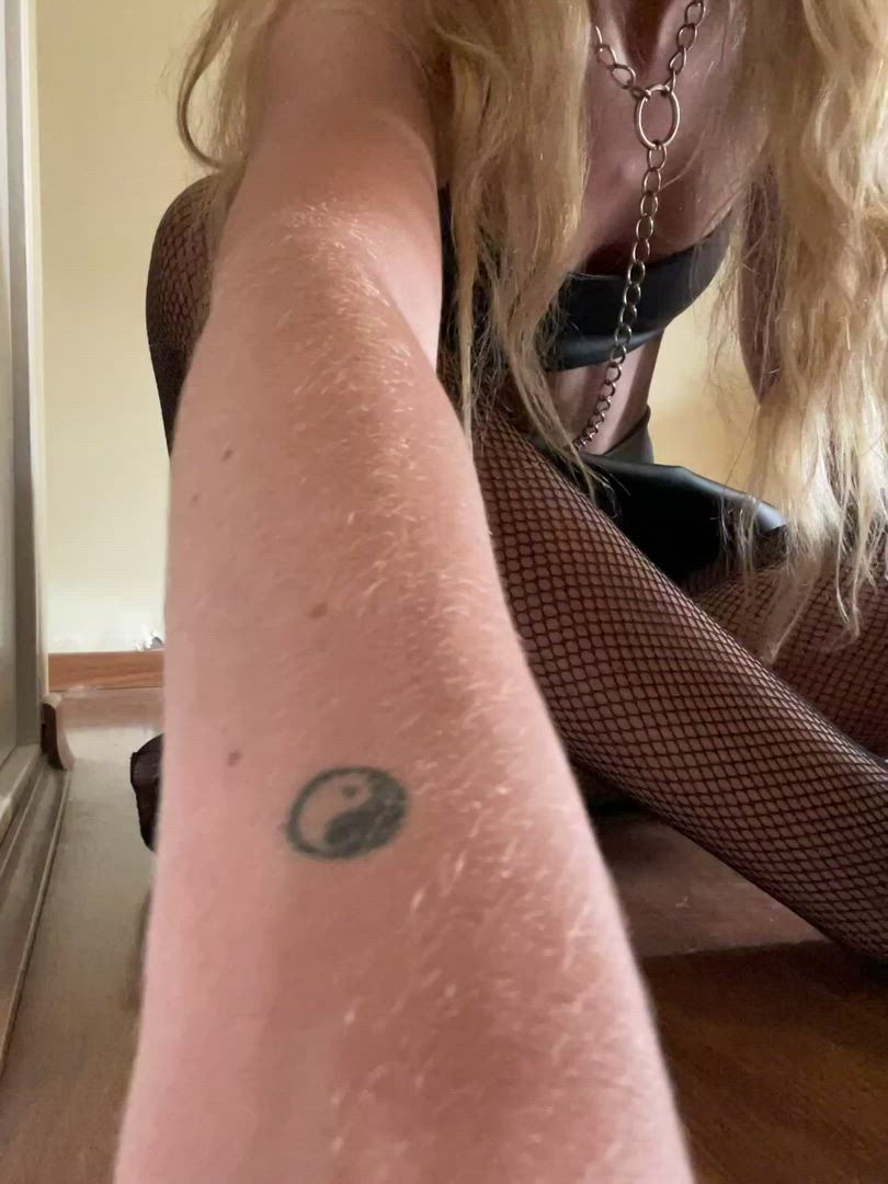 Emmablonde <strong>@blonddemma</strong> in porn video