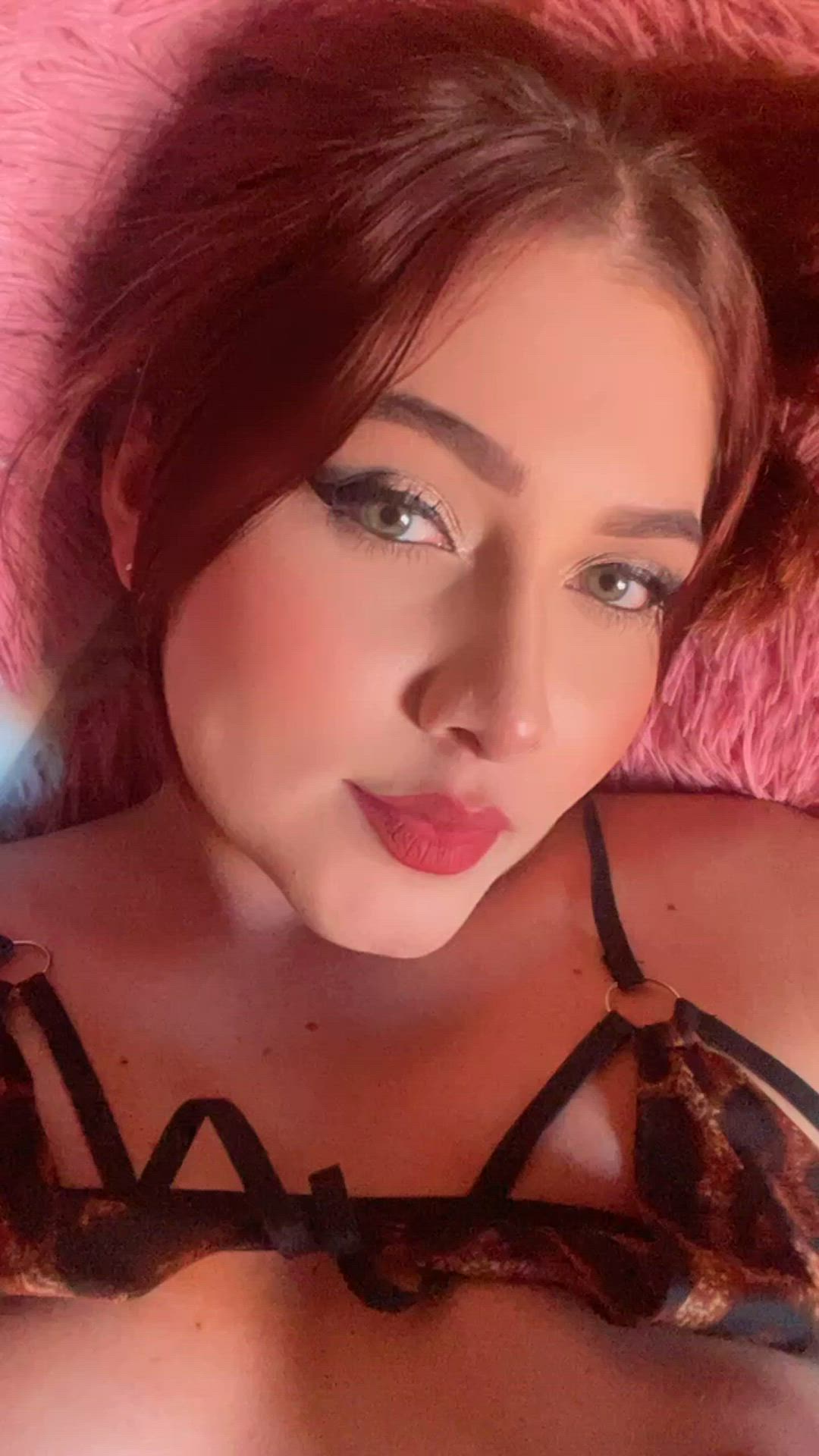 Emmagreys <strong>@emmagreyss</strong> in natural tits onlyfans latina porn video