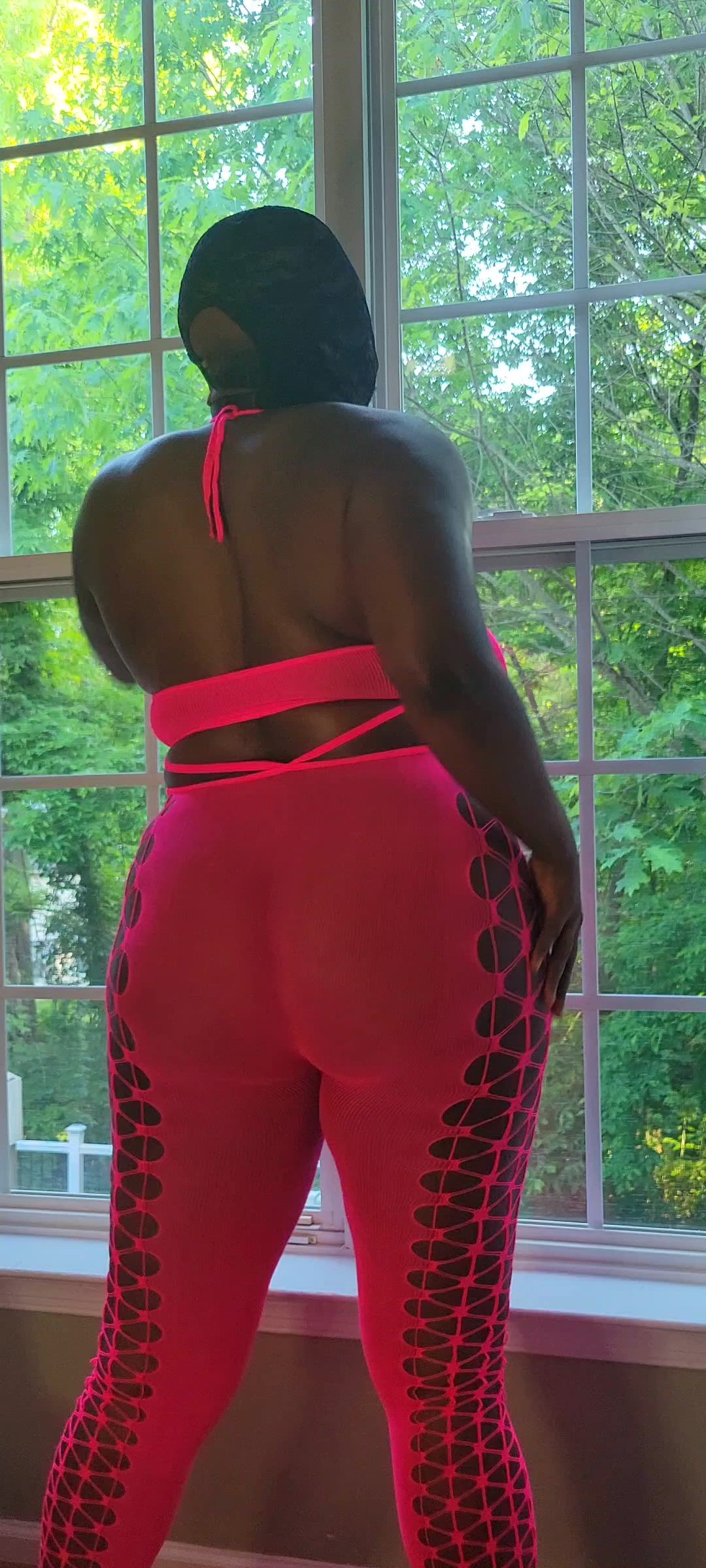Empressnoire <strong>@foxysstrapshow</strong> in porn video