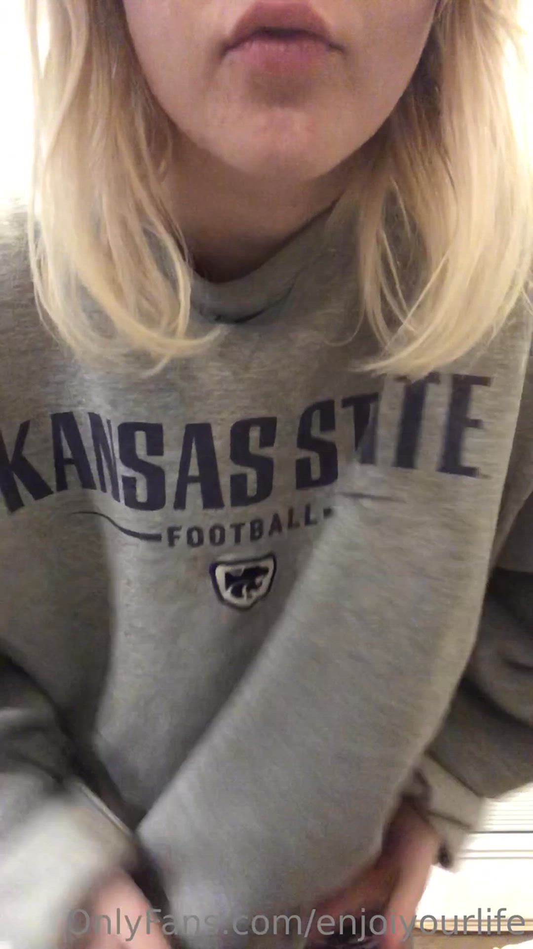 Enjoiyourlifebabe <strong>@enjoiyourlife</strong> in titty drop college boobs porn video