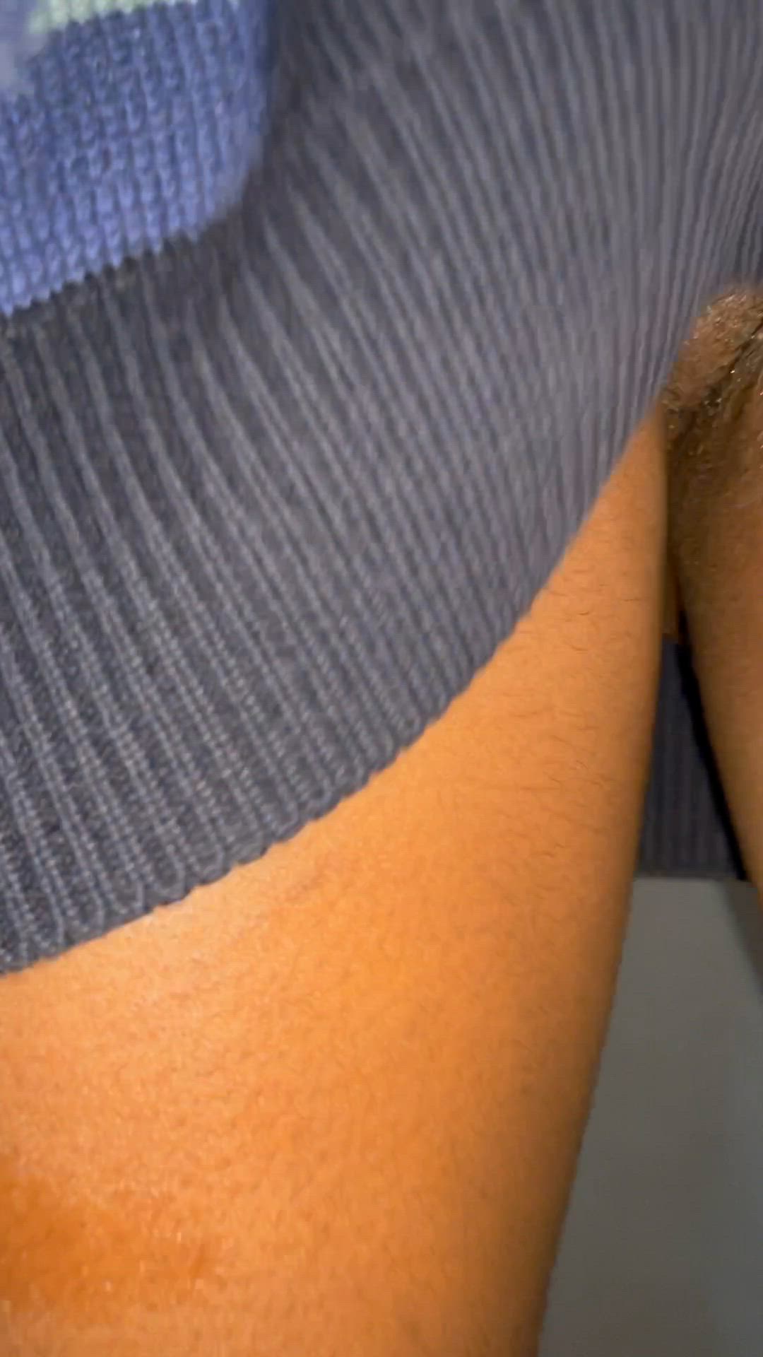 Eroticaeretria <strong>@eroticceretria</strong> in close up hairy oil porn video