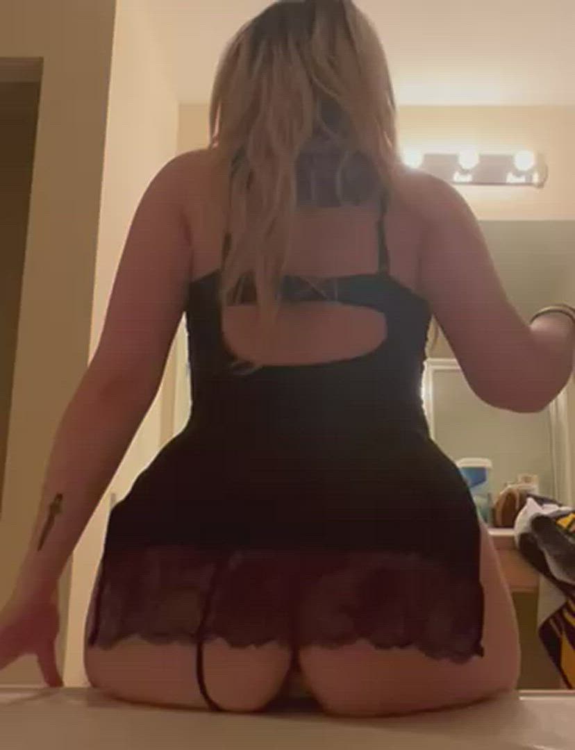 Estushi <strong>@est.ushi</strong> in white girl amateur booty porn video