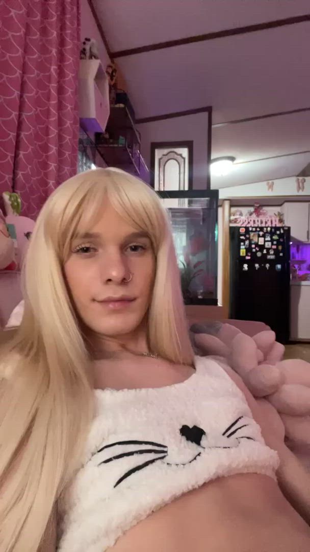 Gayprettyboi <strong>@mxchaelk</strong> in porn video