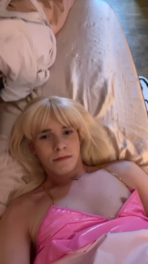 Gayprettyboi <strong>@mxchaelk</strong> in porn video