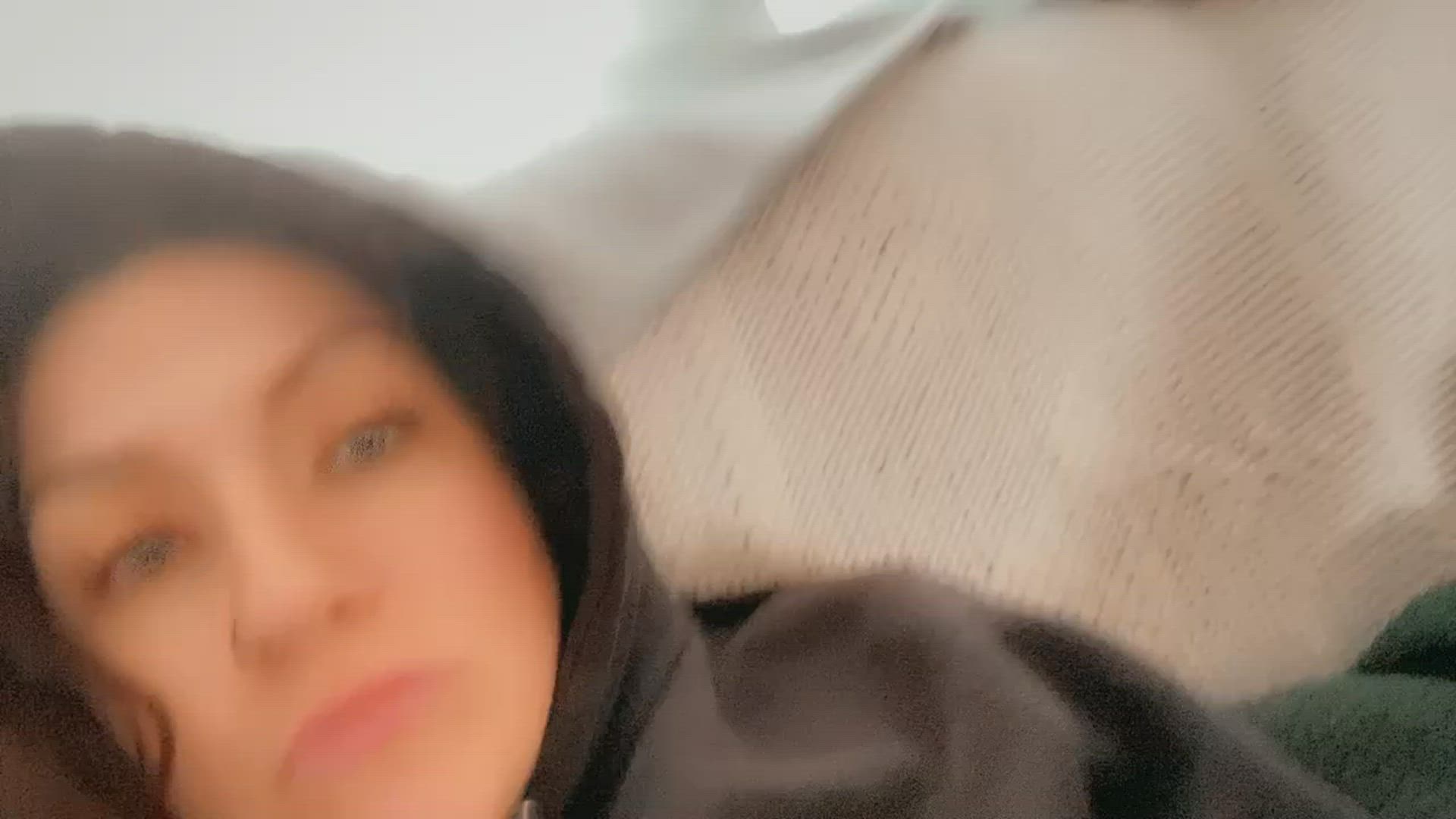 Geeg123 <strong>@galeamarie</strong> in spread wet pussy flashing pussykat porn video