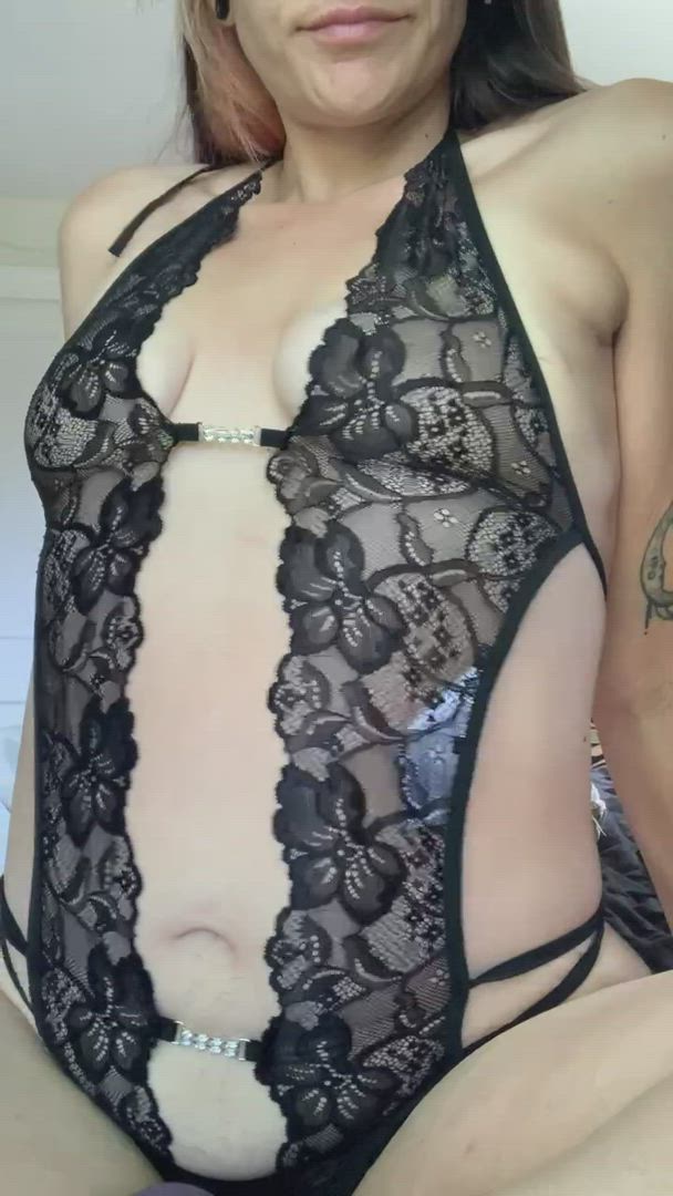 Goddess Ella <strong>@helloella</strong> in porn video
