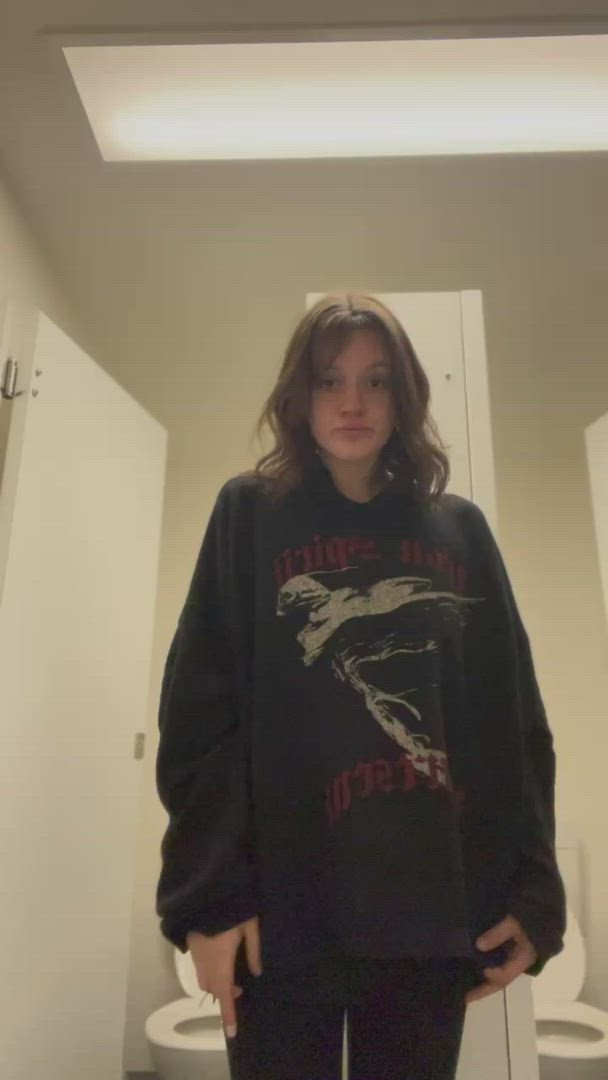 Goddess.trinity <strong>@goddesstrinity1</strong> in 19 years old public boobs porn video