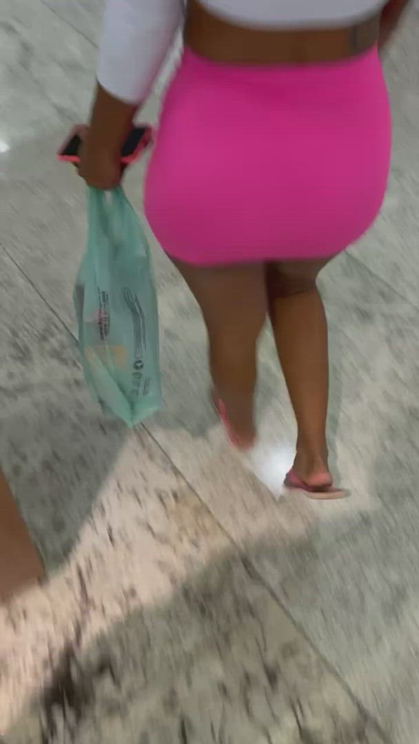 Goddess Victoria <strong>@goddess_victoria</strong> in big ass lesbian public porn video
