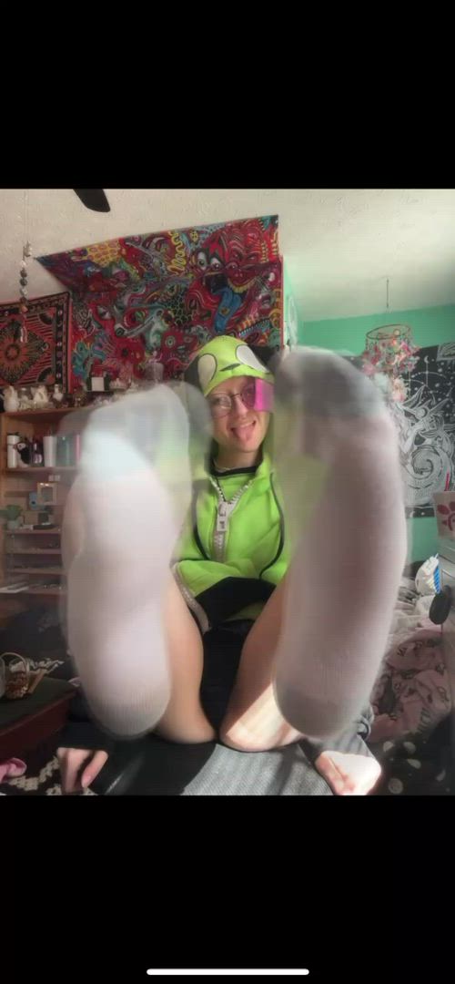 Gothgirljasper <strong>@gothgirljasper</strong> in fetish feet pussy lips amateur socks goth emo porn video