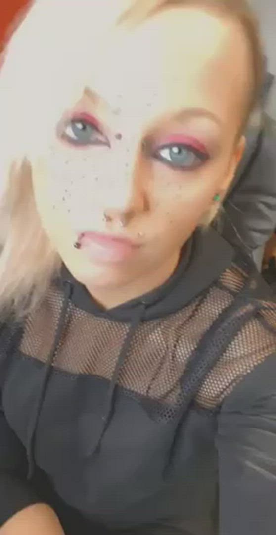 Gothiccprinc3ssxx <strong>@gothiccprincess32</strong> in porn video
