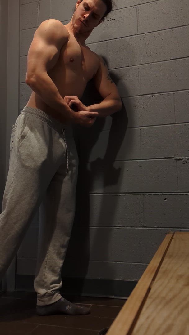 GymTarzan <strong>@gymtarzan</strong> in cock worship masturbating bodybuilder big dick amateur flexing porn video