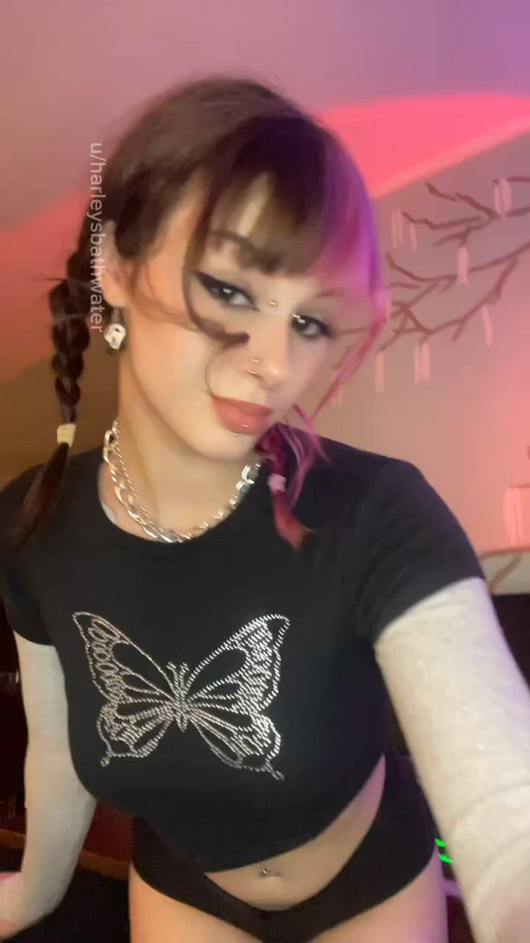 Harleysbathwater <strong>@lavenderhayz</strong> in porn video