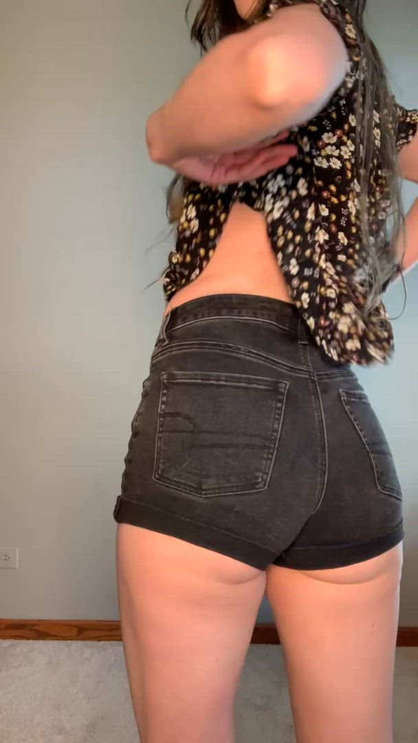 Heidipickles <strong>@heidipickles</strong> in white girl tight ass brunette onlyfans amateur booty porn video