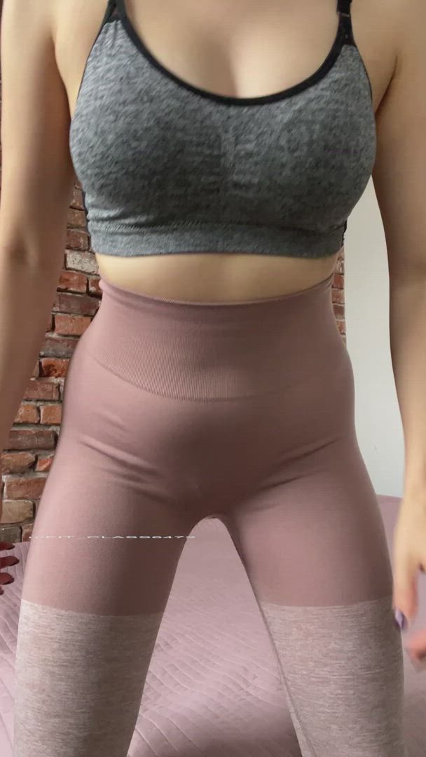 Helga <strong>@helgabelchok</strong> in yoga pants onlyfans amateur porn video