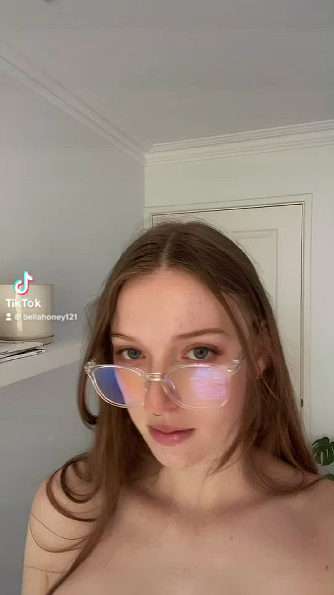 Honeybellbabe 20% OFF!! <strong>@honeybellbabe</strong> in 21 years old australian big tits onlyfans glasses tiktok porn video