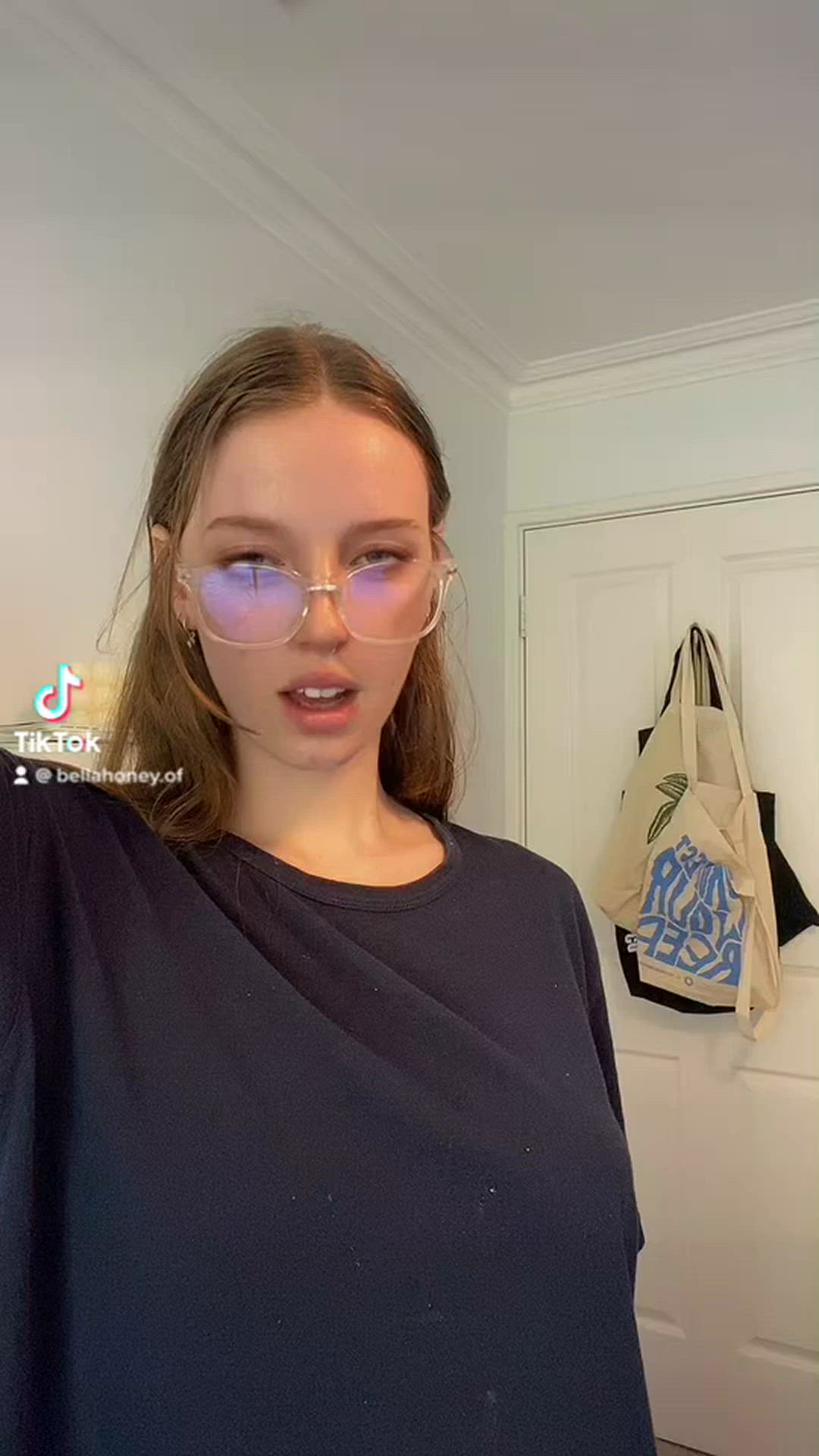 Honeybellbabe 20% OFF!! <strong>@honeybellbabe</strong> in 21 years old australian big tits onlyfans glasses tiktok porn video