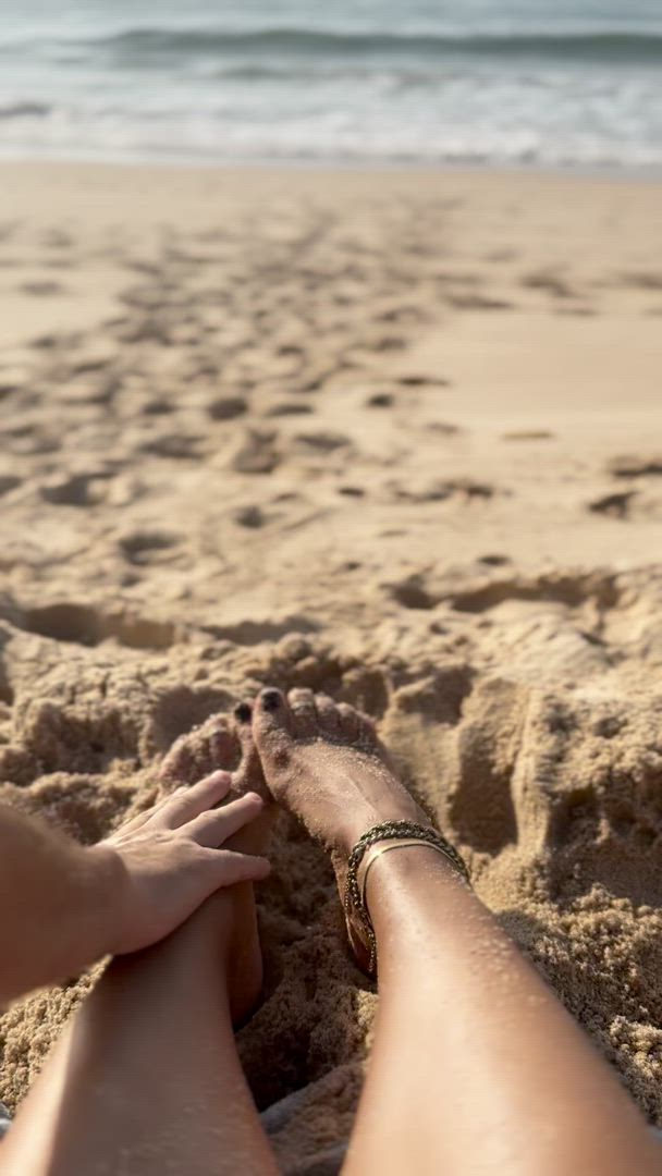 I am the feet Diva <strong>@i_am_the_feet_diva</strong> in fetish feet massage beach porn video