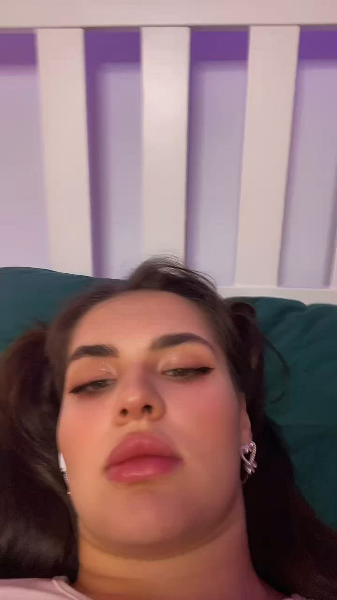 Isabellaxo <strong>@isabellaxoo</strong> in white girl brunette boobs porn video