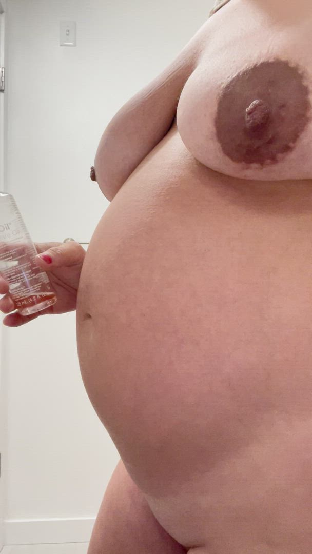 Itsbritneyxxx <strong>@itsbritneyxxx</strong> in natural tits pregnant milf porn video