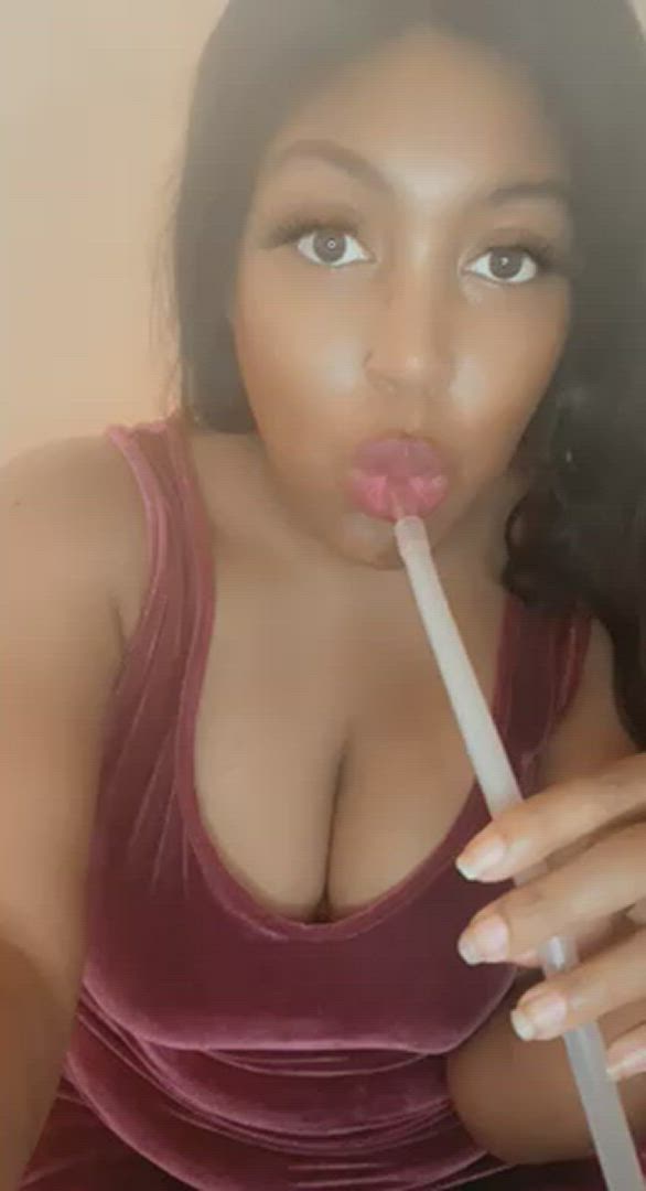 Itsmisscanada <strong>@mscanada</strong> in eye contact cleavage chubby porn video