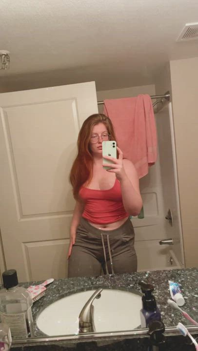 Ivy  <strong>@aeris_milan</strong> in fuck machine yoga pants redhead model porn video