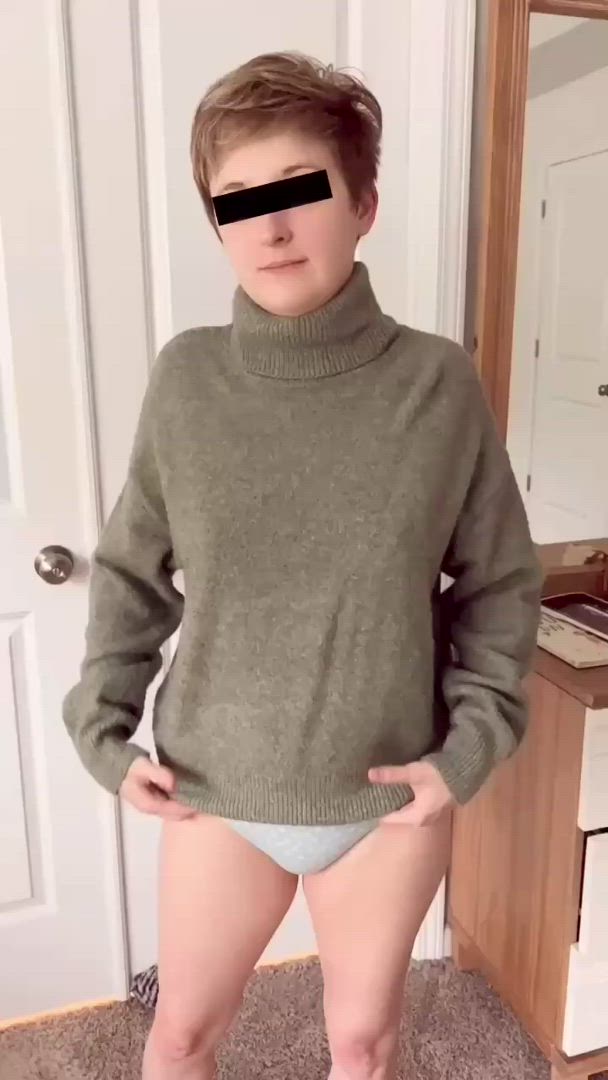 Ivypink <strong>@ivy_pink91</strong> in short hair flashing onlyfans porn video