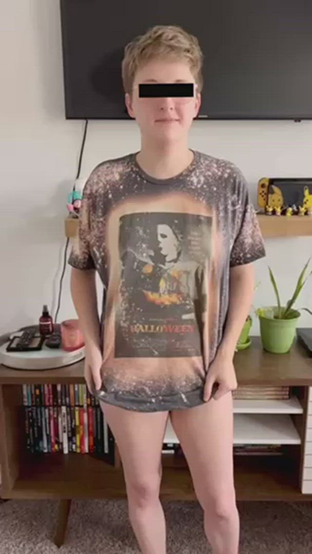 Ivypink <strong>@ivy_pink91</strong> in short hair small tits flashing porn video