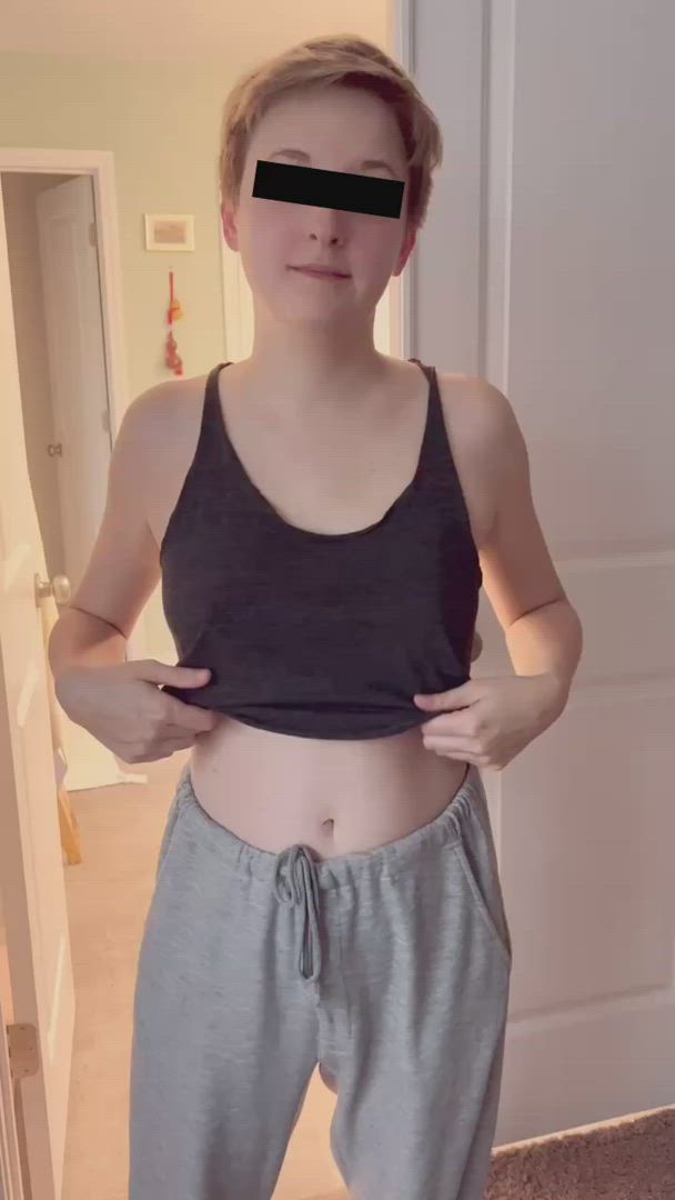 Ivypink <strong>@ivy_pink91</strong> in short hair flashing tits porn video