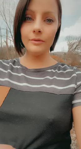 Jaedynnrose <strong>@jaedynnrose2.0</strong> in nipple clamps flashing nipples porn video
