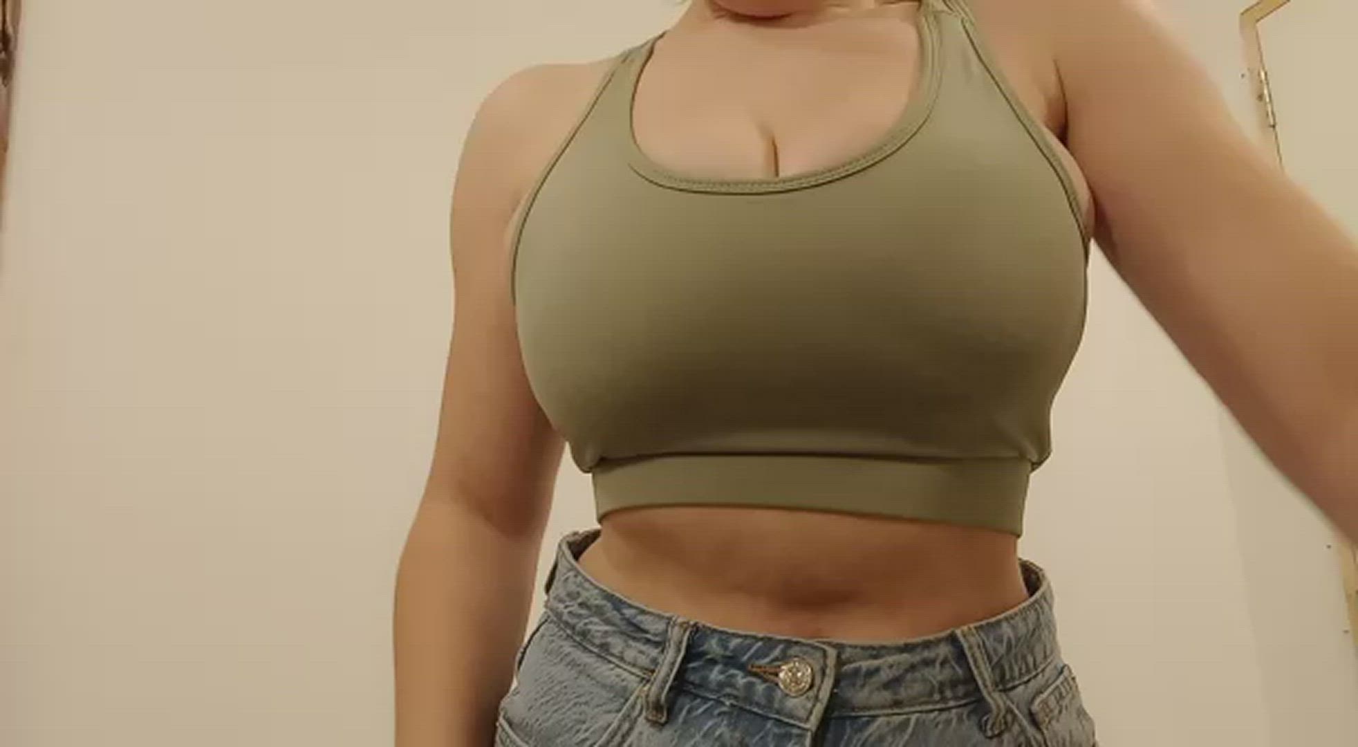 Jasmin Smith <strong>@sexyhipsandnips</strong> in girlfriend big tits bouncing porn video