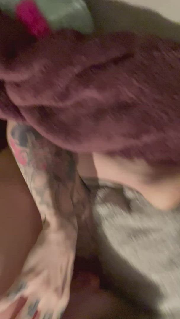 John Wolfe <strong>@xxxjohnwolfexxx</strong> in face sitting eye contact brown eyes spread ass lips pussy porn video