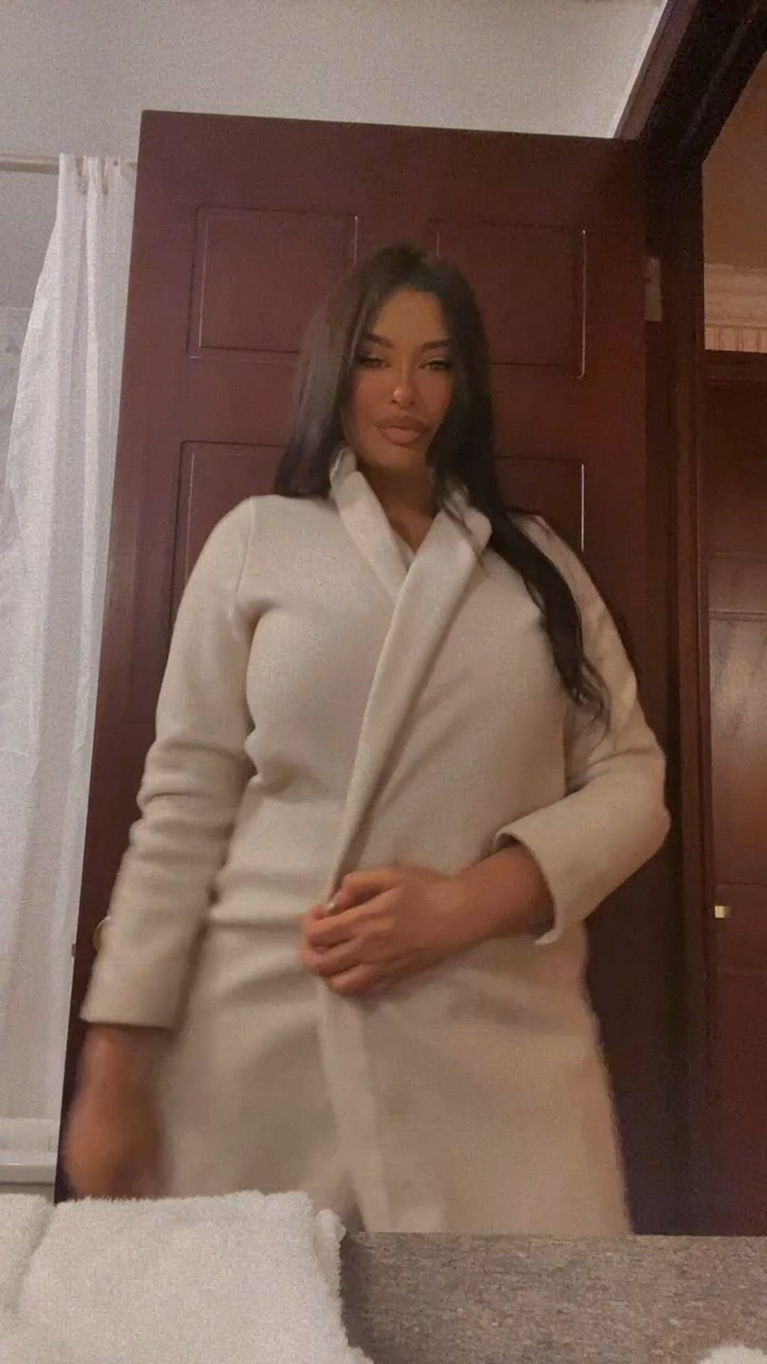 Juliathevirgin <strong>@juju.brazil</strong> in big tits bathroom porn video
