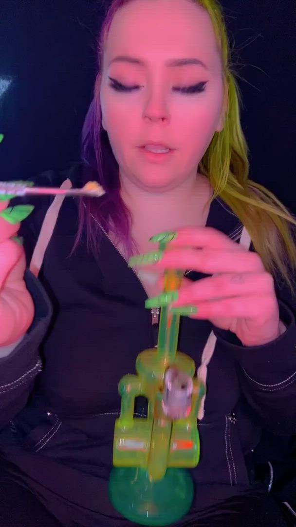 K Smoke <strong>@the710cannabish</strong> in r/adorableneongirls big ass clothed chubby alt bbw porn video