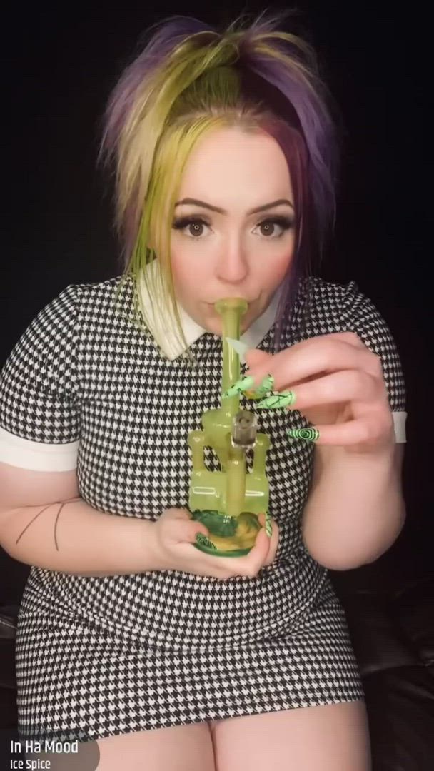 K Smoke <strong>@the710cannabish</strong> in porn video
