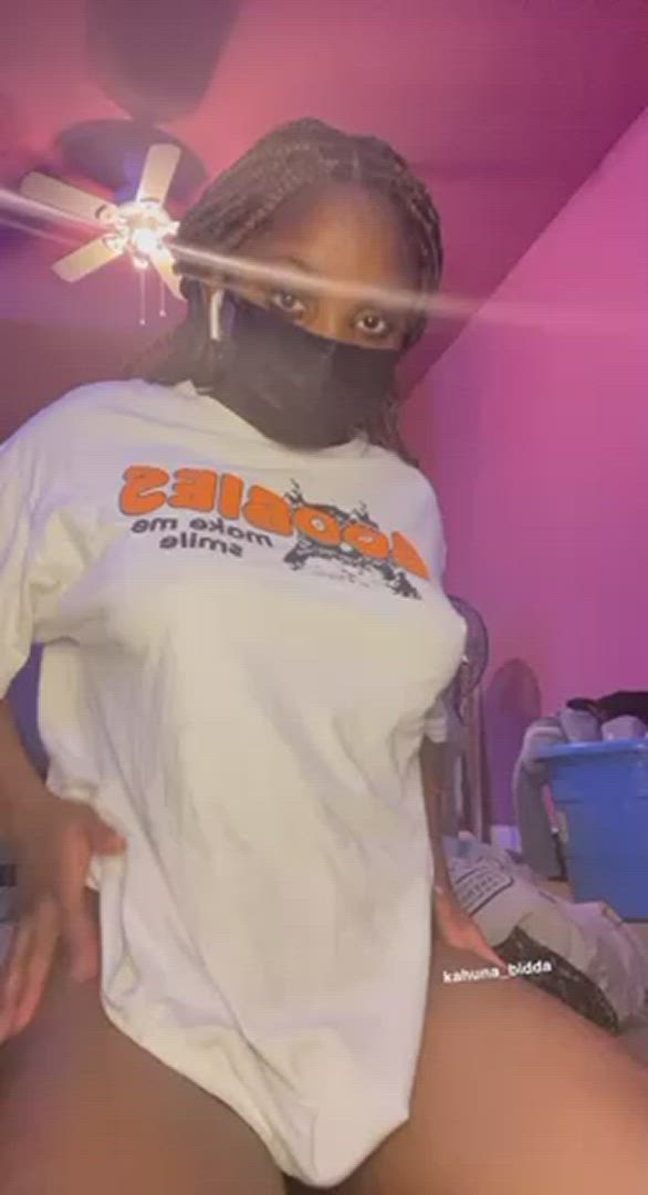 Kbidda <strong>@kahunabidda</strong> in 18 years old titty drop hooters ebony tease teen porn video