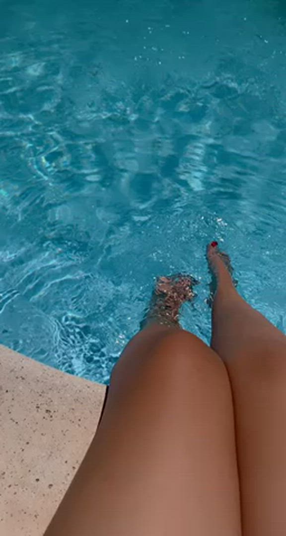 Kekekot <strong>@itskekekot</strong> in fetish worship foot fetish feet food fetish findom pool porn video
