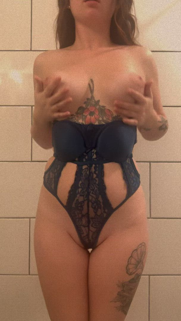 ?Kensie?Onlyfans Girls <strong>@mckenzieluvvv</strong> in porn video