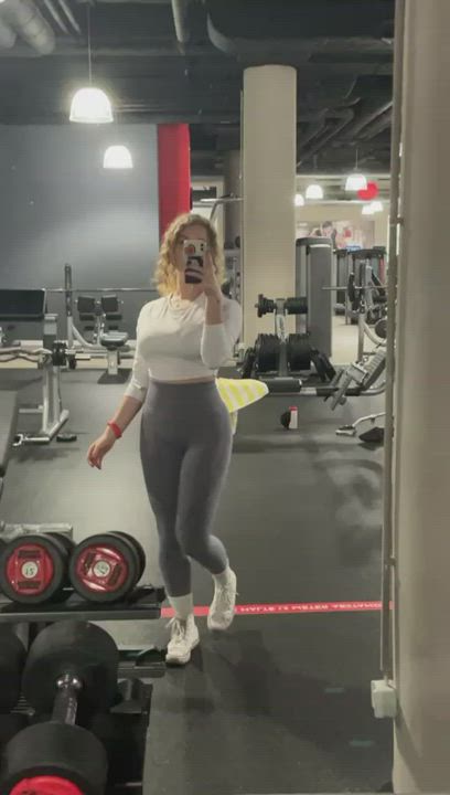 Kira <strong>@kiraaurelia</strong> in butt plug ass gym porn video
