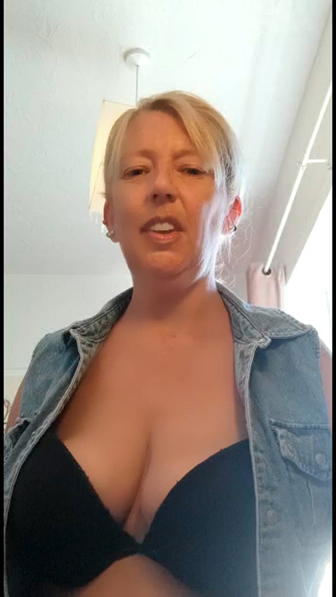 Kitty <strong>@wet-naughty-kitty</strong> in big tits amateur blonde porn video