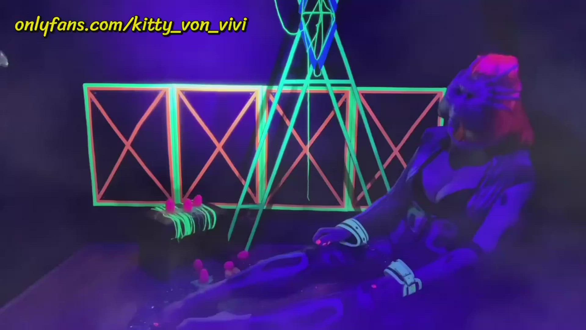 Kitty_von_vivi <strong>@kitty_von_vivi</strong> in clips4sale cosplay alien porn video