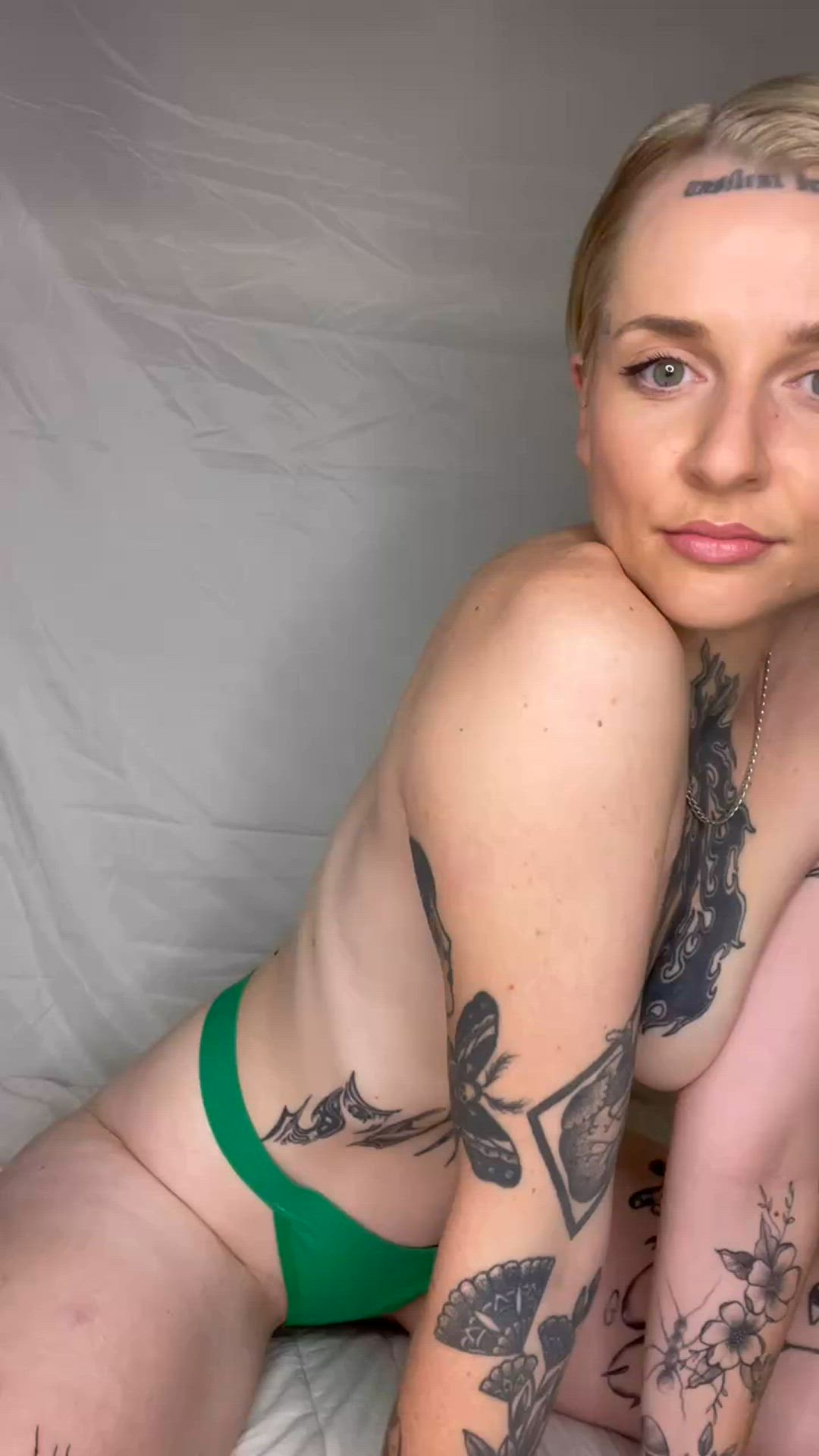 Lavenderquinn <strong>@lavenderquinn</strong> in porn video