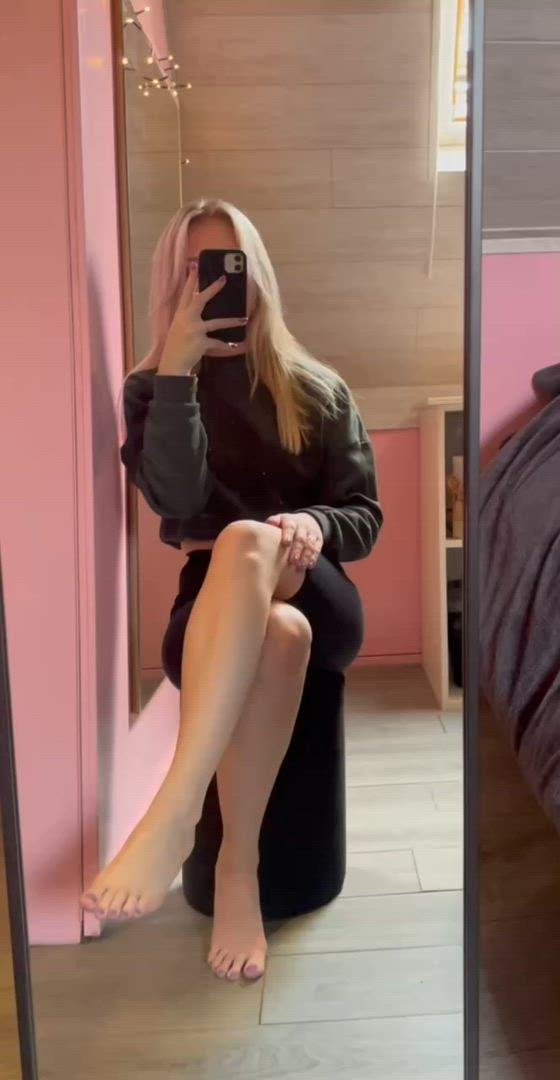 Leslyfeet <strong>@feetlesly</strong> in porn video