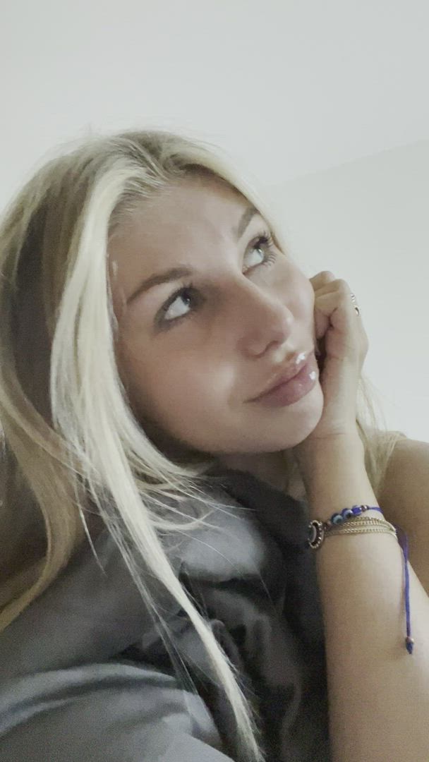 Liagraaay <strong>@liaagray</strong> in porn video