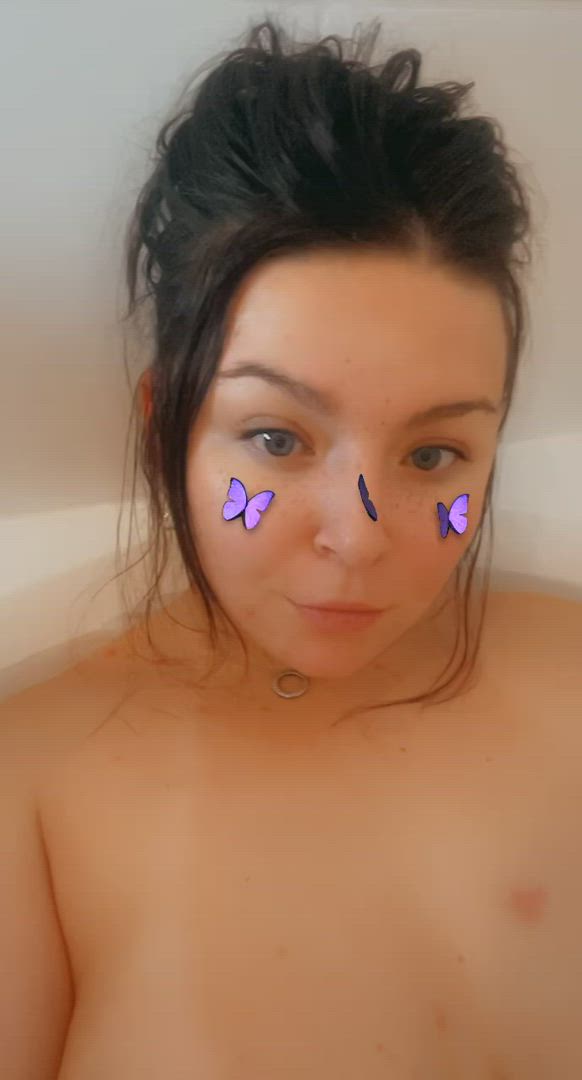 Lilbeexo <strong>@lilbee_xoxo</strong> in big tits blowjob bbc porn video
