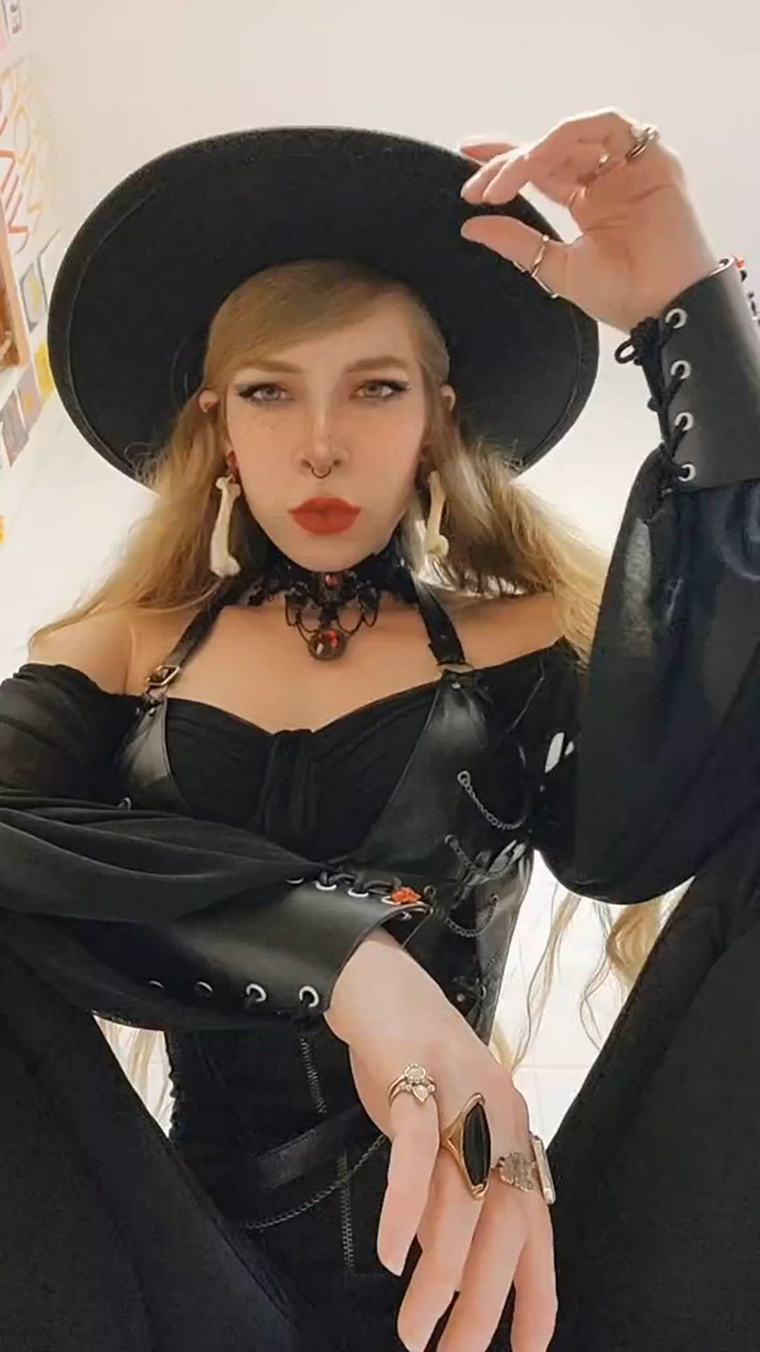 Lilith <strong>@ardentililia</strong> in fetish feet blonde bdsm porn video